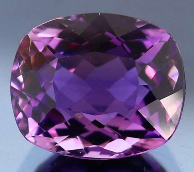 Magnificent 7.23ct true violet Amethyst