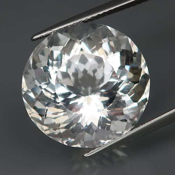 Collectors 15.99ct diamond white Brazilian Quartz