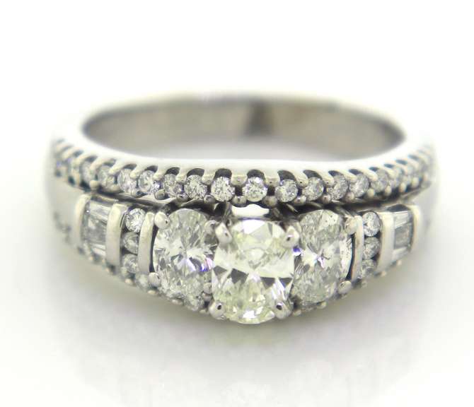 Tasteful White Gold 2.25cts Diamond Wedding Ring