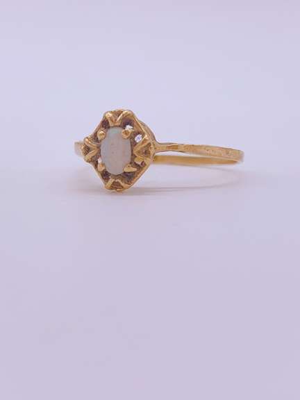 Opal and 14kt Gold Ring