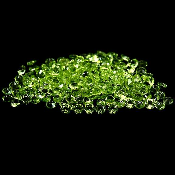 Brilliant 5.40ct set of matched diamond cut Peridot
