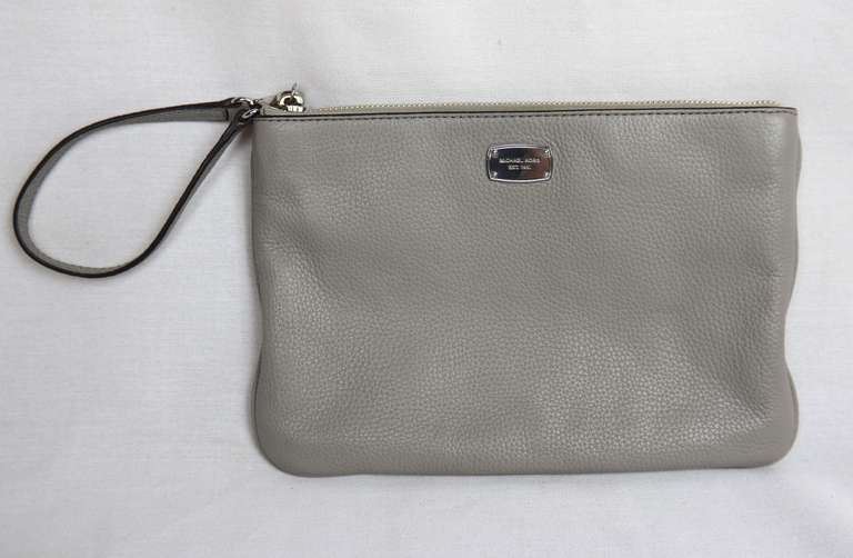 Micheal Kors Jet Set Leather Wristlet Clutch