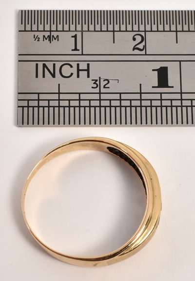 Easy to Wear 3 Diamond Ring