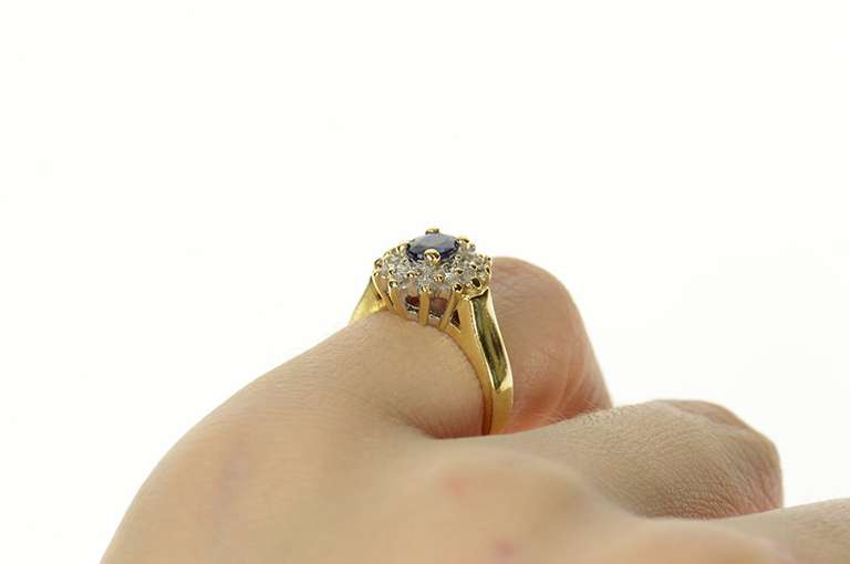 10K Yellow Gold 0.65 Ctw Oval Sapphire Diamond Cluster Halo Ring