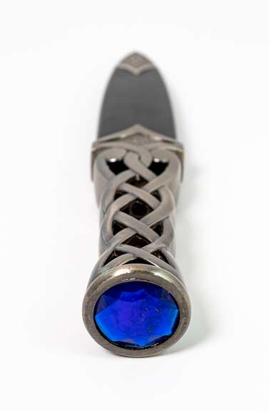 Eye-Catching Twisted Steel Scottish-Style Dirk Knife