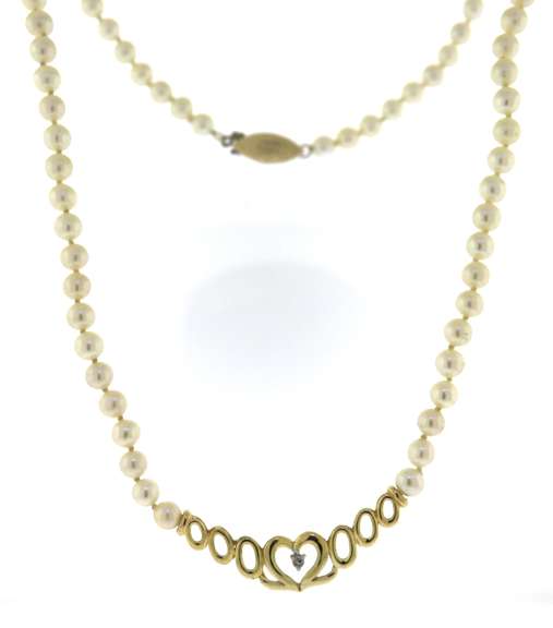 White Fresh Water Pearl Necklace w Gold Heart Center