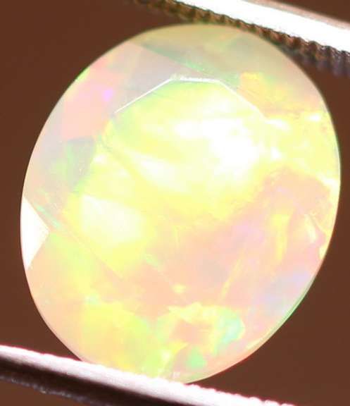 Full body flashing! 2.87ct mixed pattern Jelly Opal
