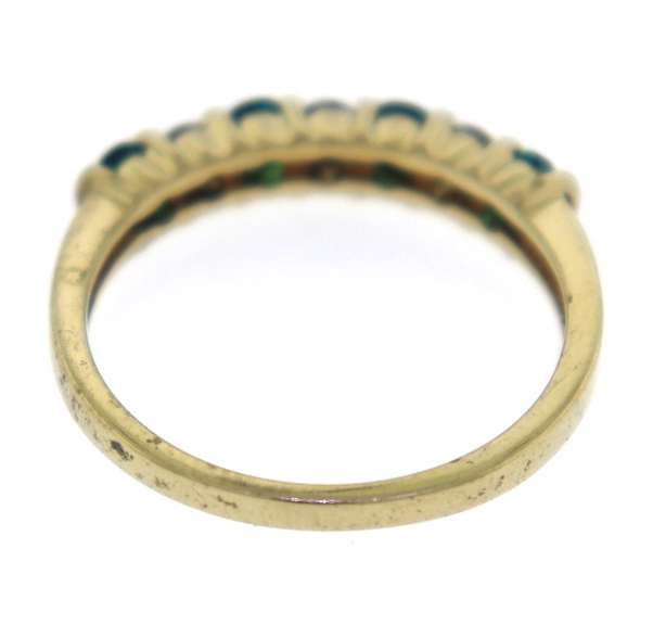 Gorgeous Emerald and Diamond Yellow Gold ring