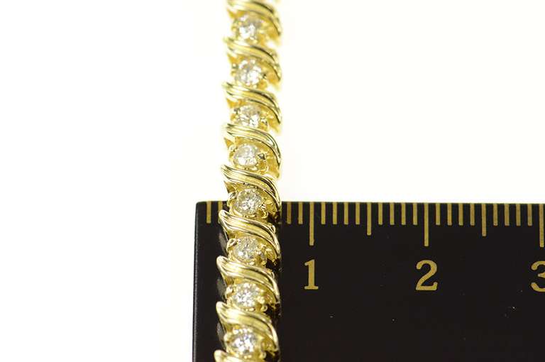 14K Yellow Gold 2.46 Ctw Classic Wavy Link Diamond Tennis Bracelet