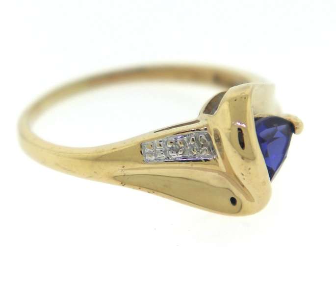 Handsome Trillion Sapphire Ring