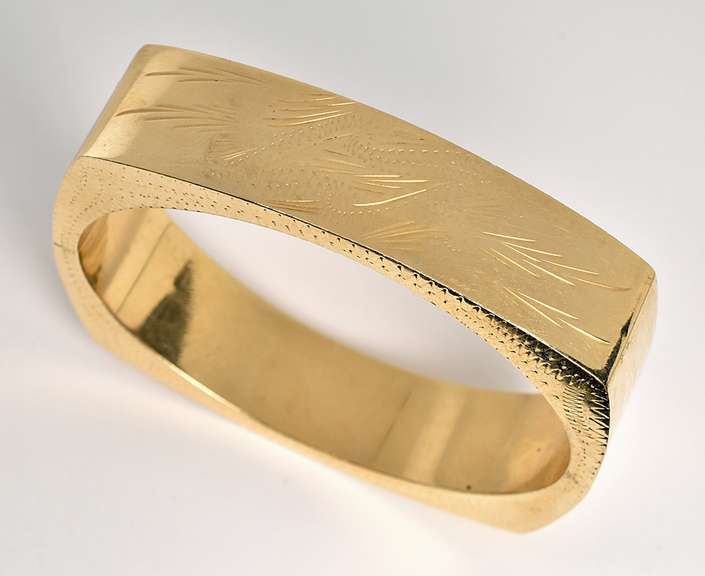 Nicely Shaped Wide 14k Bangle Bracelet