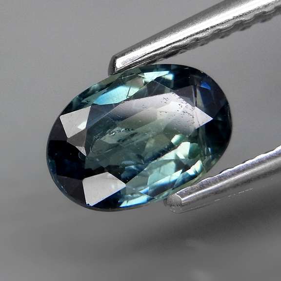 Beautiful 1.02ct blue green Sapphire from Mozambique