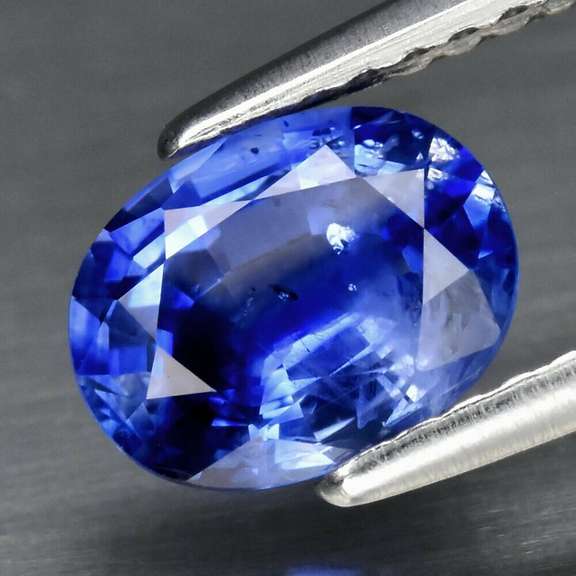Heated only! 1.26ct top blue Ceylon Sapphire