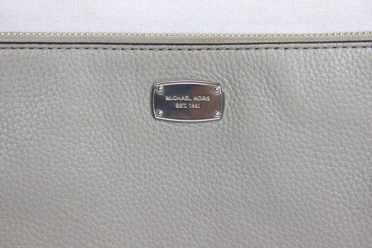 Micheal Kors Jet Set Leather Wristlet Clutch