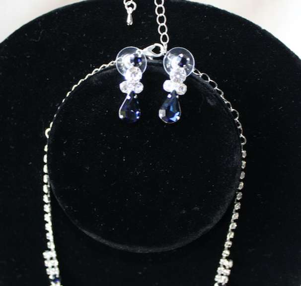 Sapphire Color Fashion Jewelry Neck Lace And Earrings