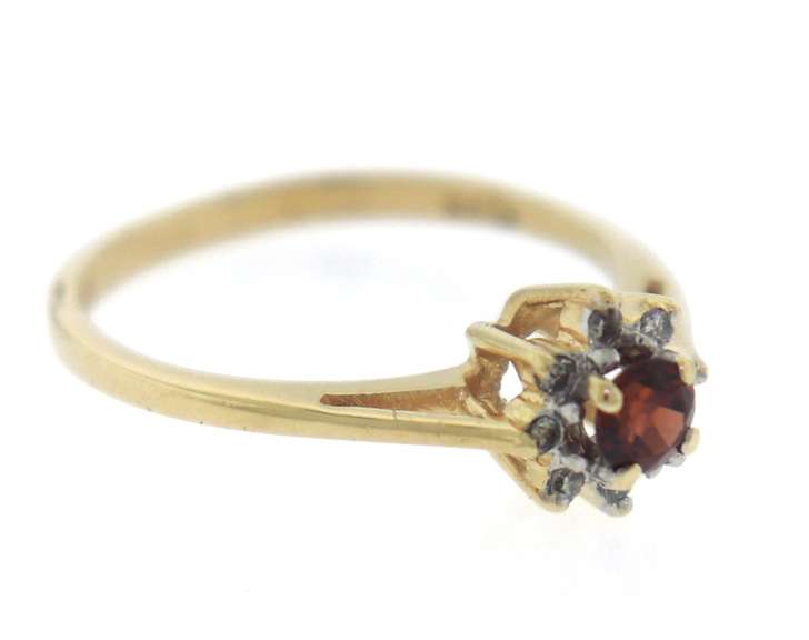 Amazing Yellow Gold Garnet and Diamond Ring