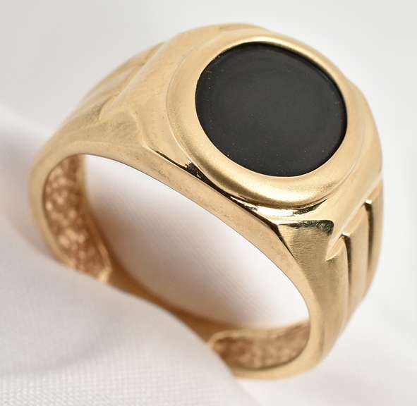 Classic Man's Black Onyx Ring