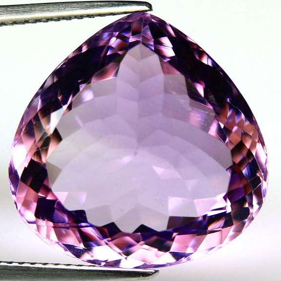 Glistening 22.09ct violet pink Brazilian Amethyst