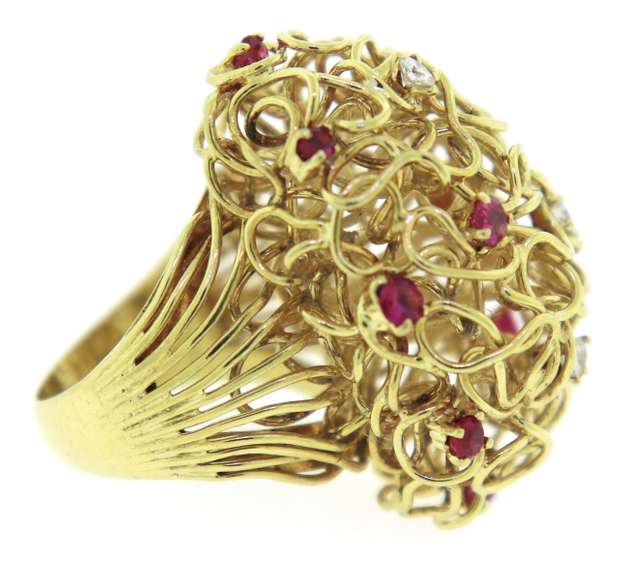 Romantic 18kt Rubies and Diamond Wire Basket Ring