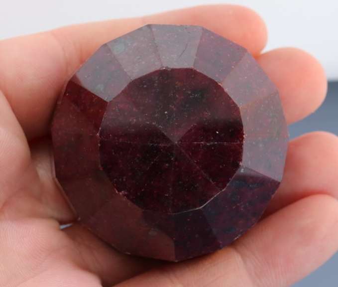 Impressive 717ct rich violet red Ruby