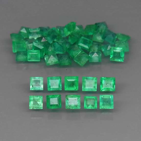 Outstanding 4.76ct real Colombian Emerald set