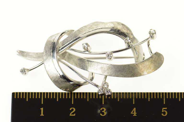 18K White Gold Diamond Inset Retro Ribbon Statement Pin/Brooch
