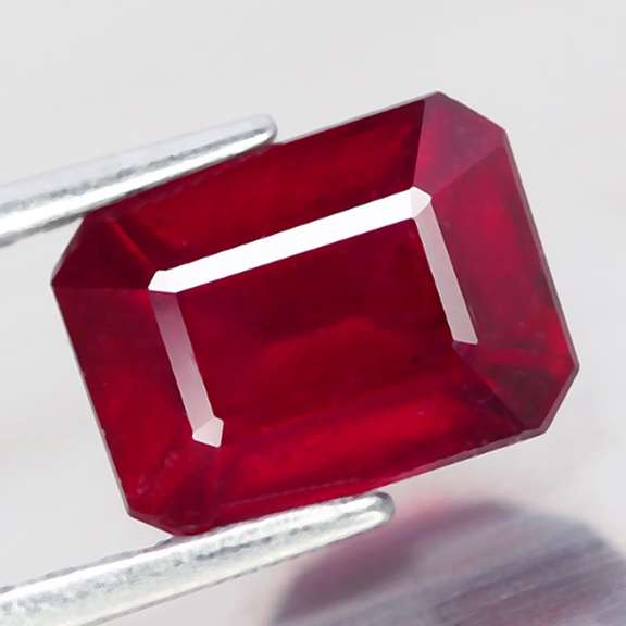 Eye catching 3.21ct rich blood red Ruby