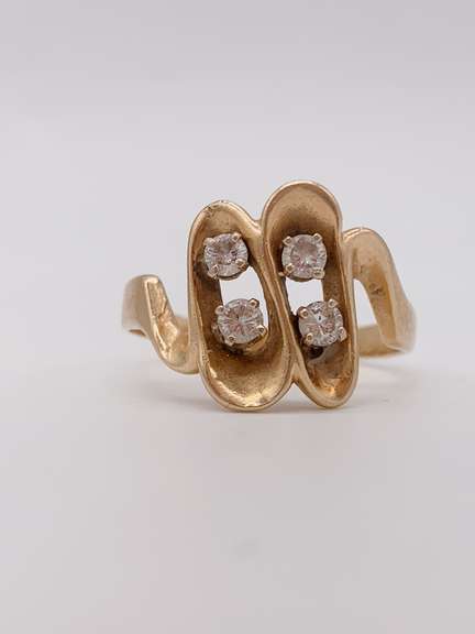 14kt Gold Diamond Ring
