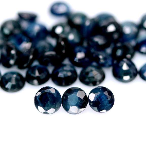 Natural 8.23ct royal blue Sapphire set