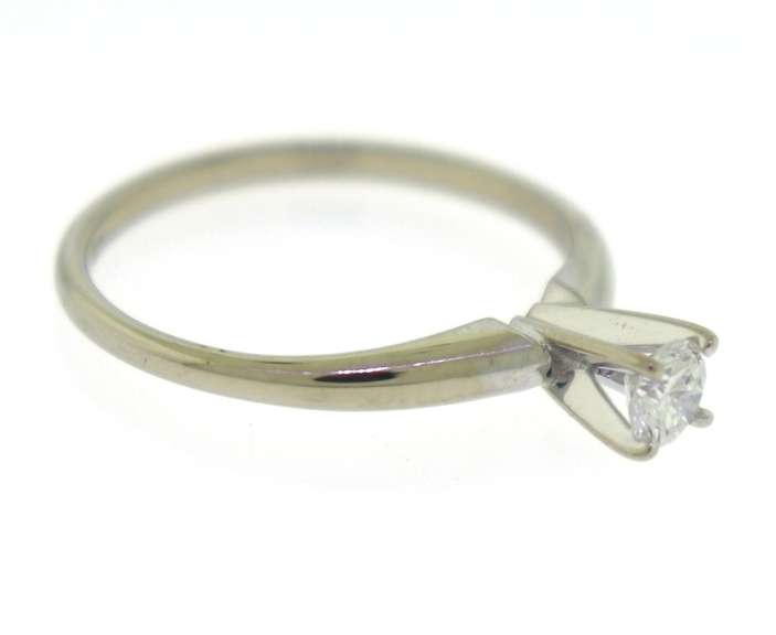 Powerful .18ctw Round Brilliant Cut Solatire Diamond Ring