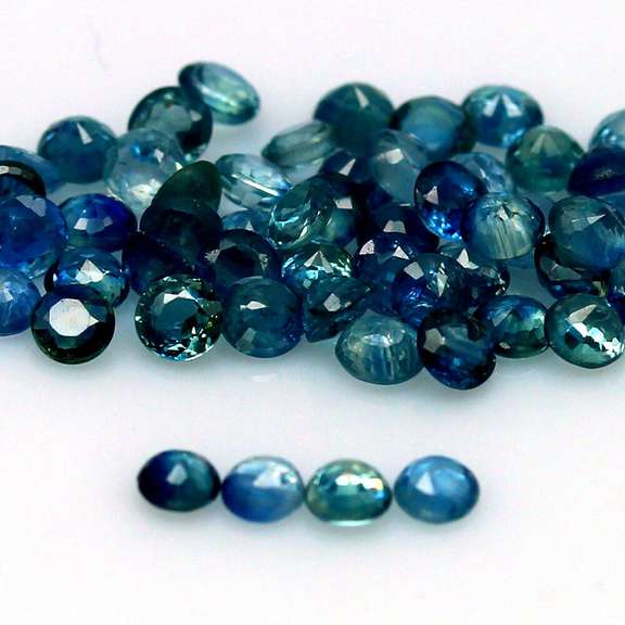 Heated only! 6.87ct set of blue Sapphires from Madagascar