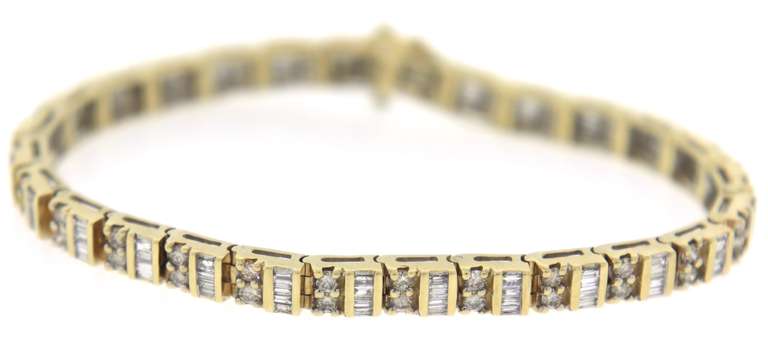 Remarkable 5cts Diamond Yellow Gold Bracelet