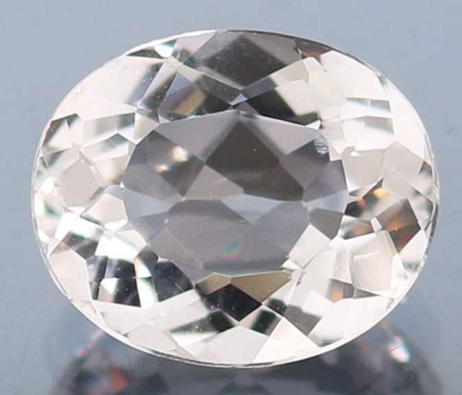 Gorgeous 6.36ct diamond white Topaz