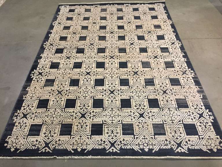 MAGNIFICENT MODERN RUG 7x10