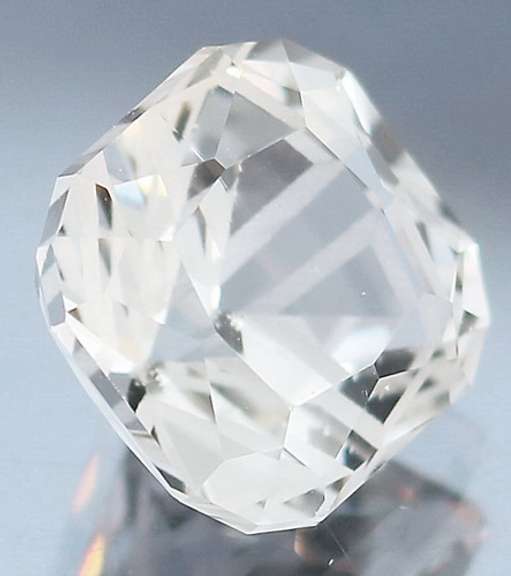 Precision cut! 8.12ct AAA diamond white Topaz