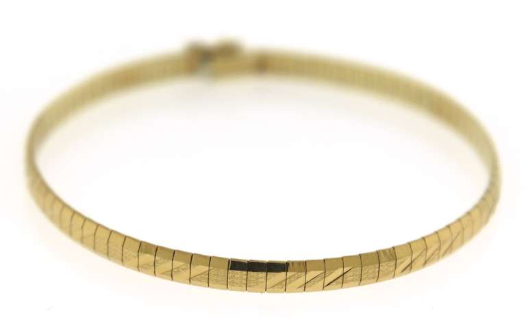 Nice Diamond Cut Omega Yellow Gold Bracelet