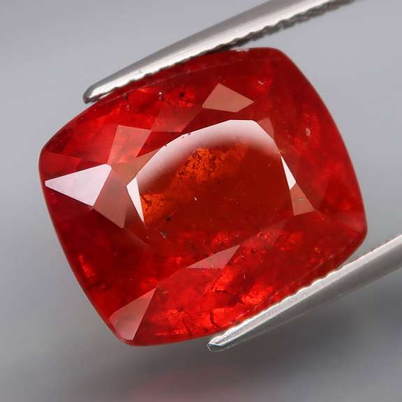 Amazing 16.78ct red orange Spessartite Garnet