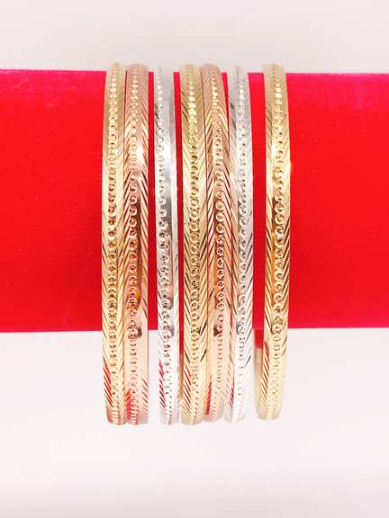 Amazing 18kt Gold Plated Tri Color Bangle Bracelet Set of 7!