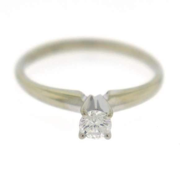 Powerful .18ctw Round Brilliant Cut Solatire Diamond Ring