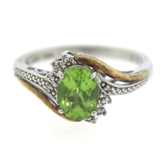 10KT White Gold Greem Amethyst Ring