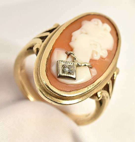 Vintage Cameo Ring