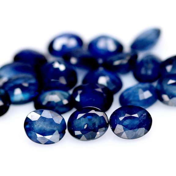 Naturally heated! 10.33ct Royal blue Sapphire set