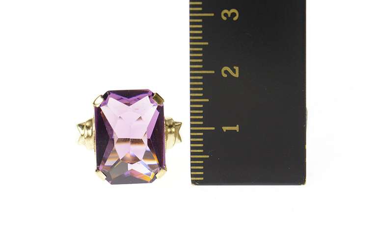 10K Yellow Gold 1960's Amethyst Retro Cocktail Statement Ring