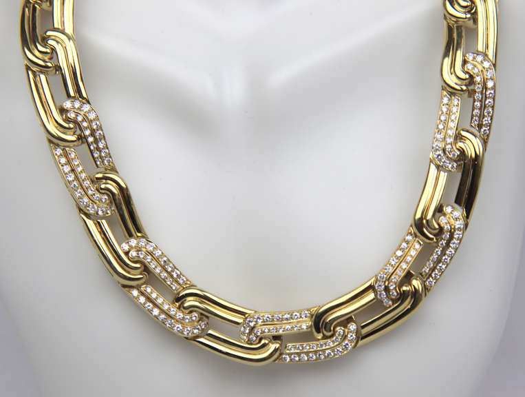 Quintessential 18kt 3.50cts Diamond Necklace