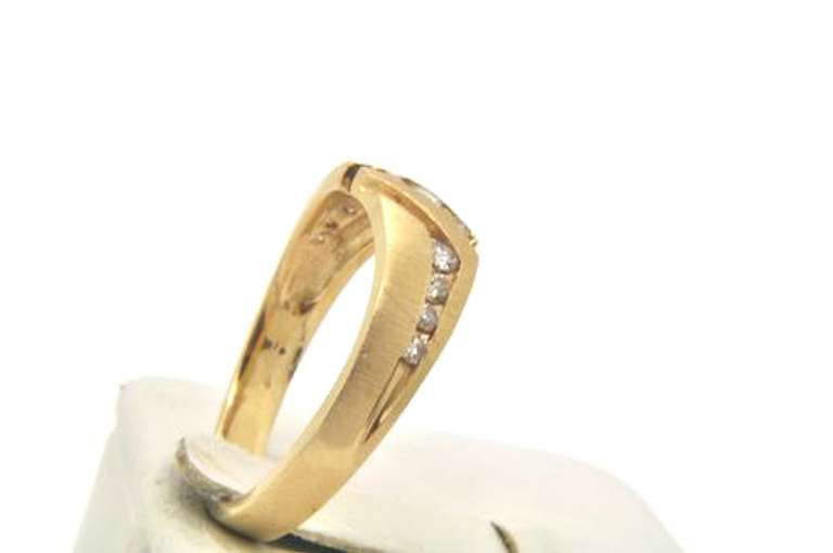 Classic 14kt Diamond Men's Band