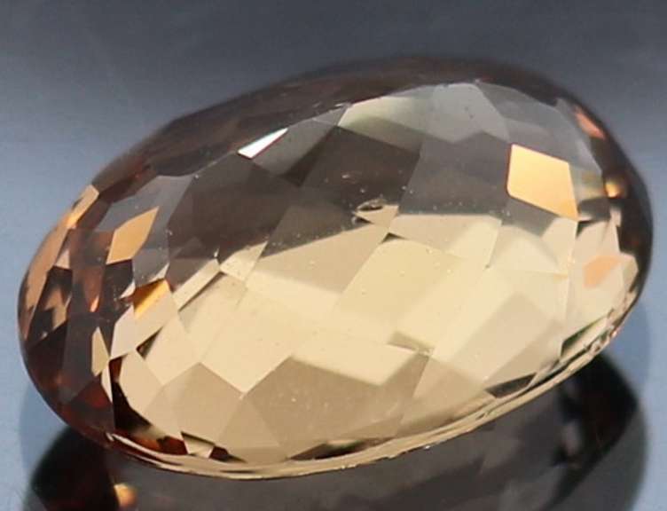 Amazing 7.43ct amber Imperial Topaz