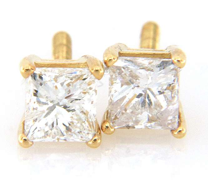 Classy 14kt YG Round Diamond Earrings