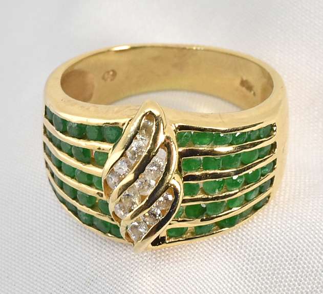 Unusual Modern Emerald and Diamond Cluster