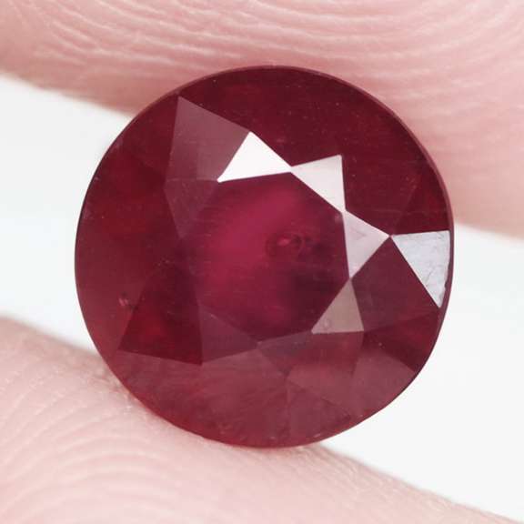 Stunning deep red 4.05ct Ruby solitaire