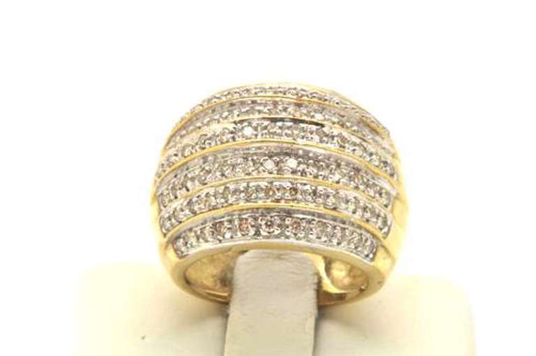 Dazzling 10kt Diamond Band